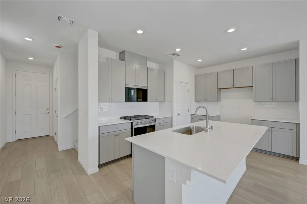 7086 Parkallen, Las Vegas, NV 89113