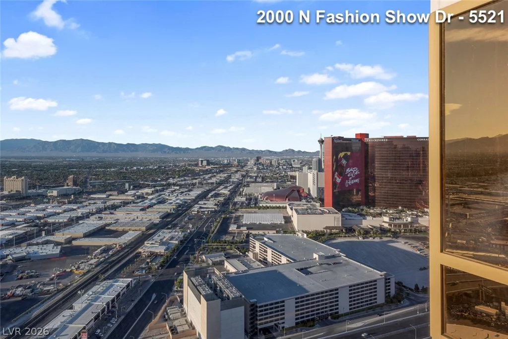 2000 FASHION SHOW, Las Vegas, NV 89109
