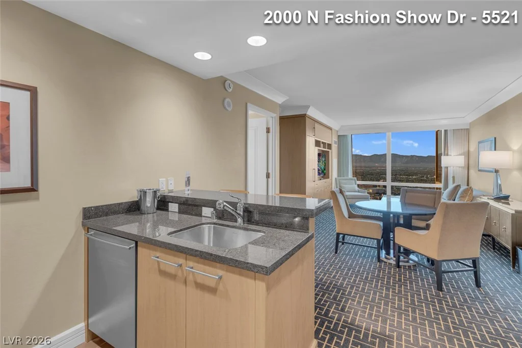 2000 FASHION SHOW, Las Vegas, NV 89109