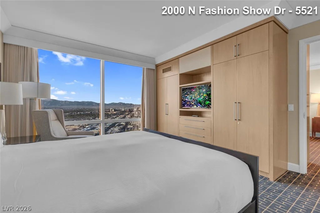 2000 FASHION SHOW, Las Vegas, NV 89109