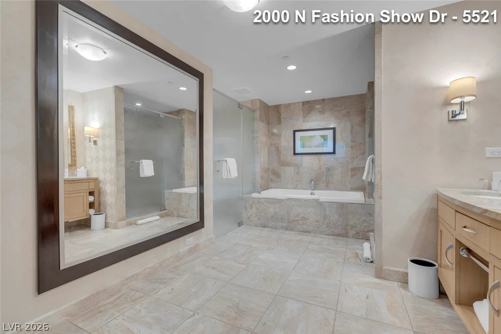 2000 FASHION SHOW, Las Vegas, NV 89109