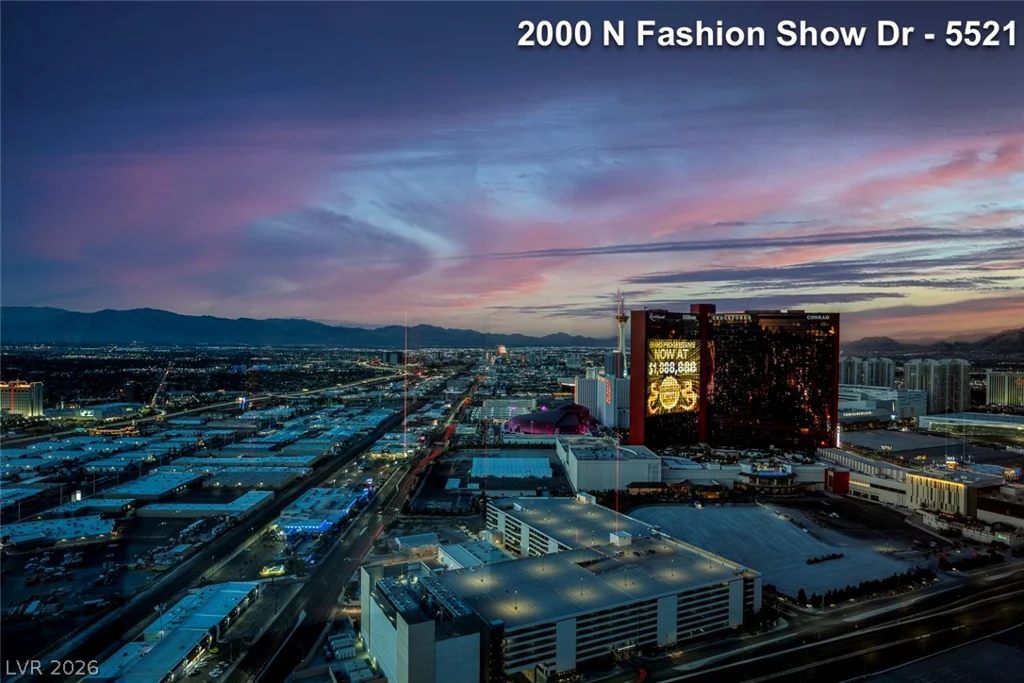 2000 FASHION SHOW, Las Vegas, NV 89109