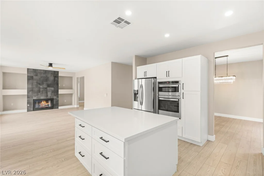 1870 Desert Forest, Henderson, NV 89012