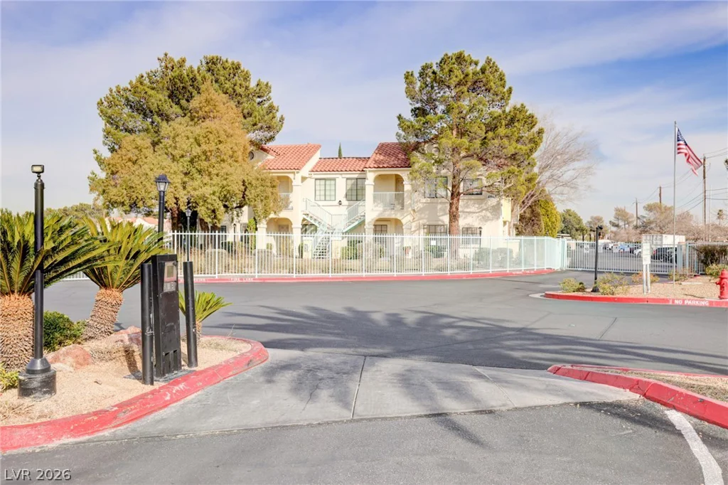 4877 Torrey Pines, Las Vegas, NV 89103