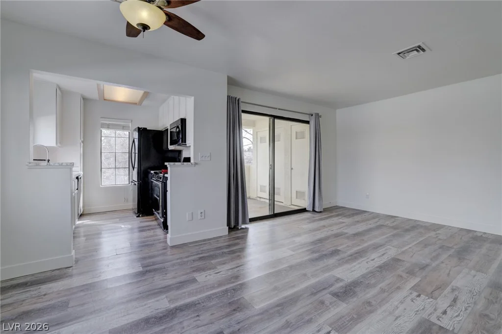 4877 Torrey Pines, Las Vegas, NV 89103