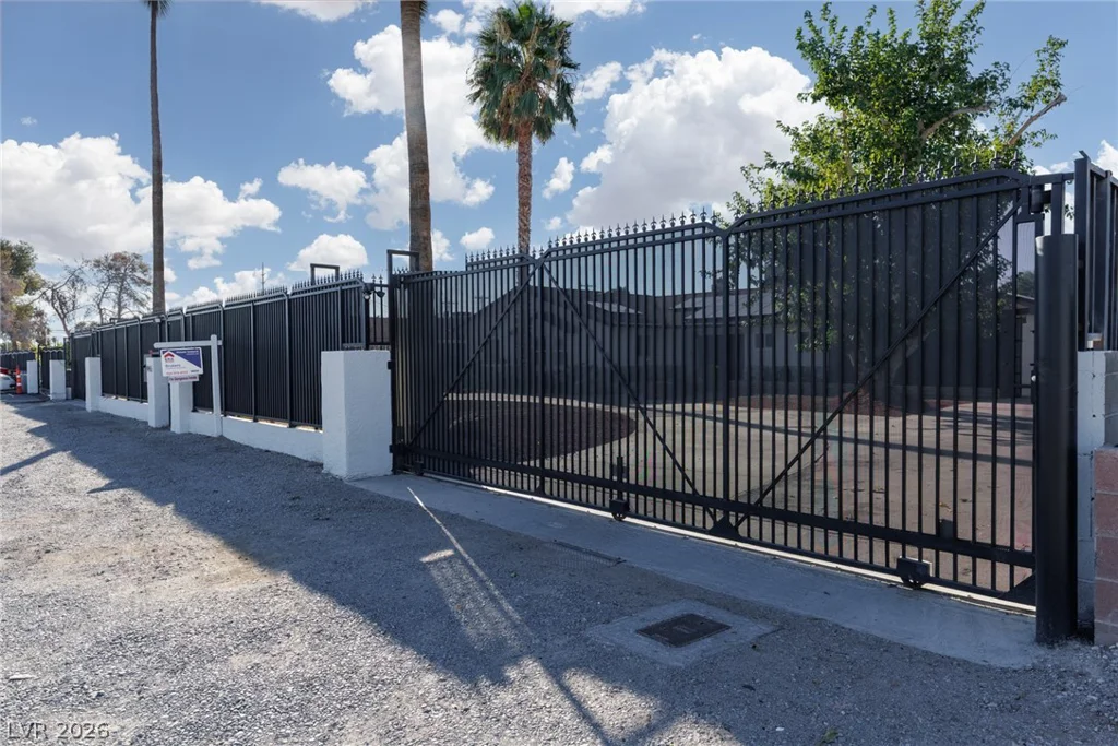 4945 Stacey, Las Vegas, NV 89108