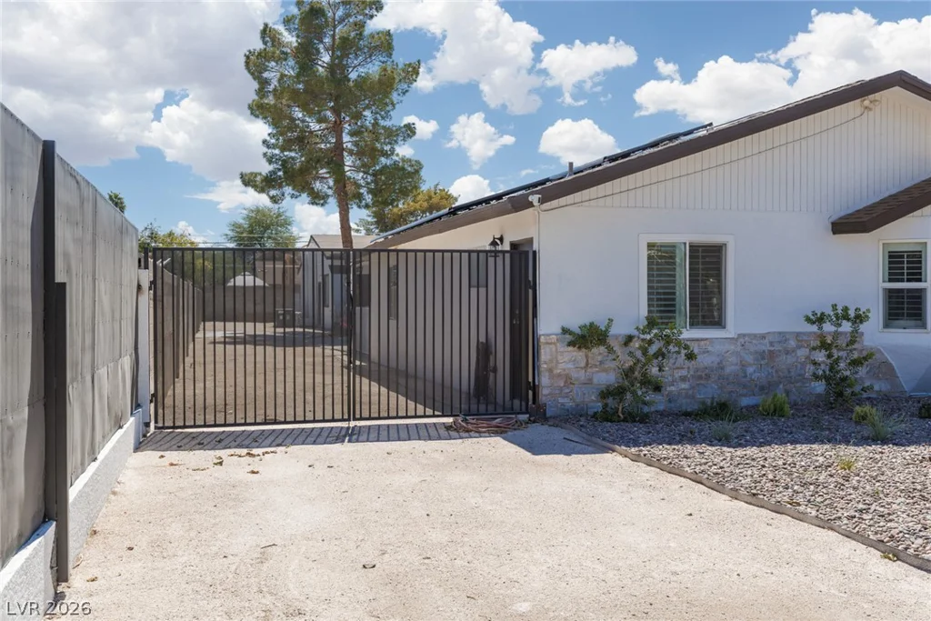 4945 Stacey, Las Vegas, NV 89108