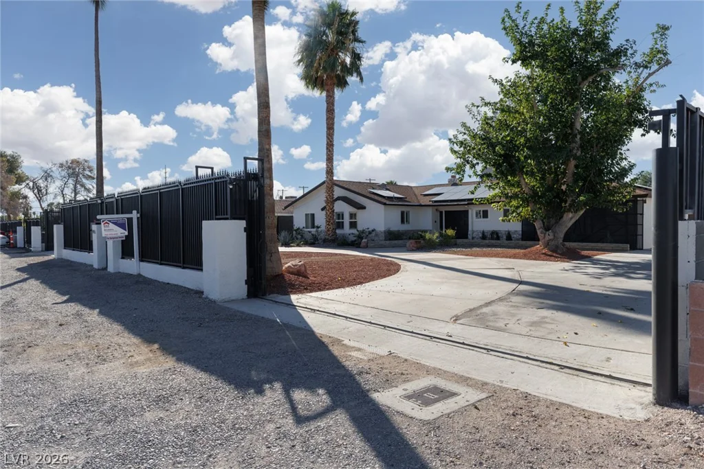 4945 Stacey, Las Vegas, NV 89108