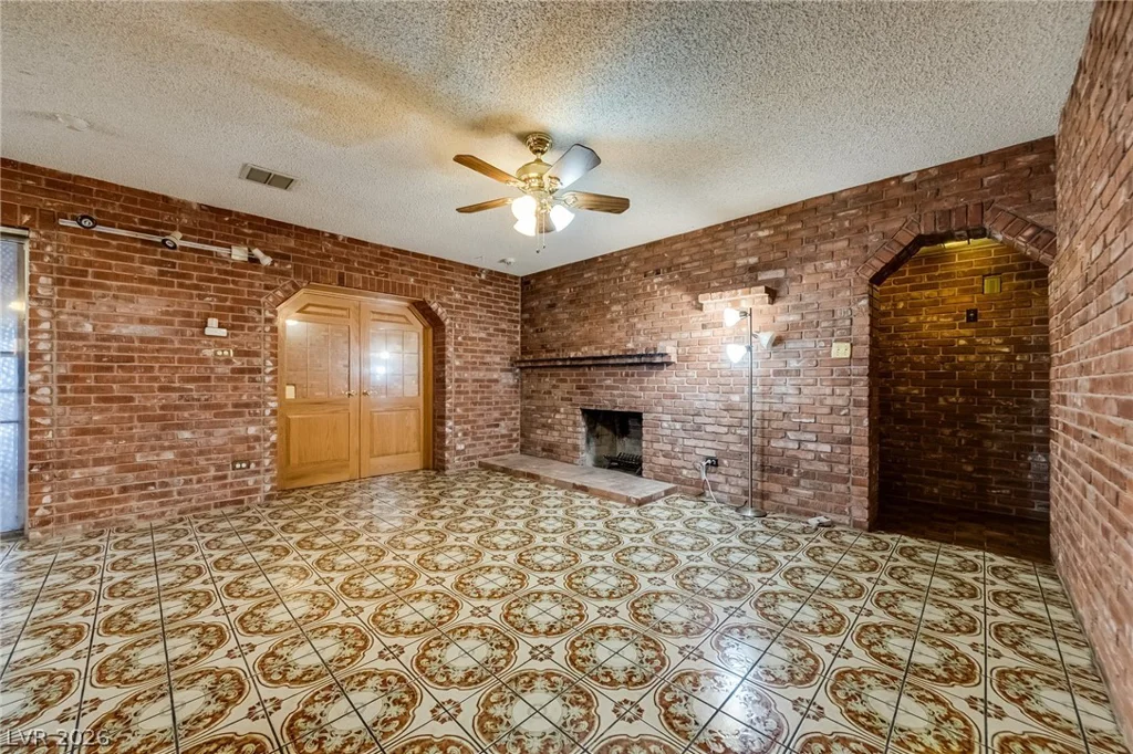 5112 San Anselmo, Las Vegas, NV 89120