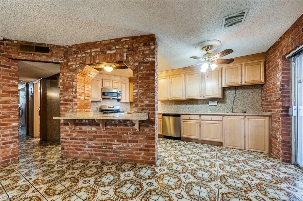 5112 San Anselmo, Las Vegas, NV 89120