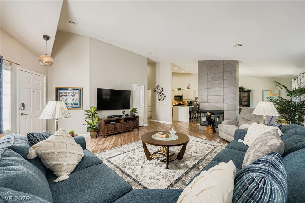 10059 Oak Creek Canyon, Las Vegas, NV 89147