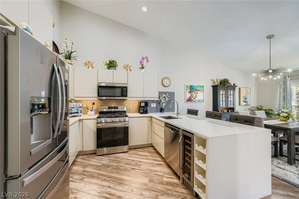 10059 Oak Creek Canyon, Las Vegas, NV 89147