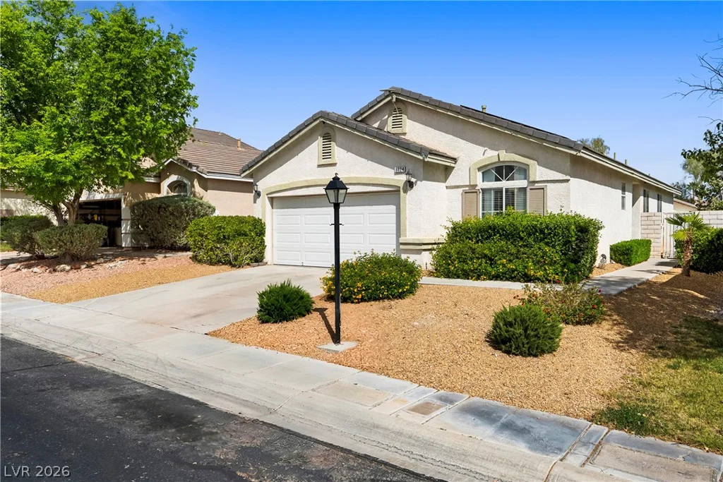 8824 Iron Hitch, Las Vegas, NV 89143