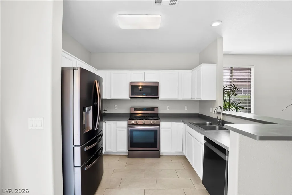 8824 Iron Hitch, Las Vegas, NV 89143