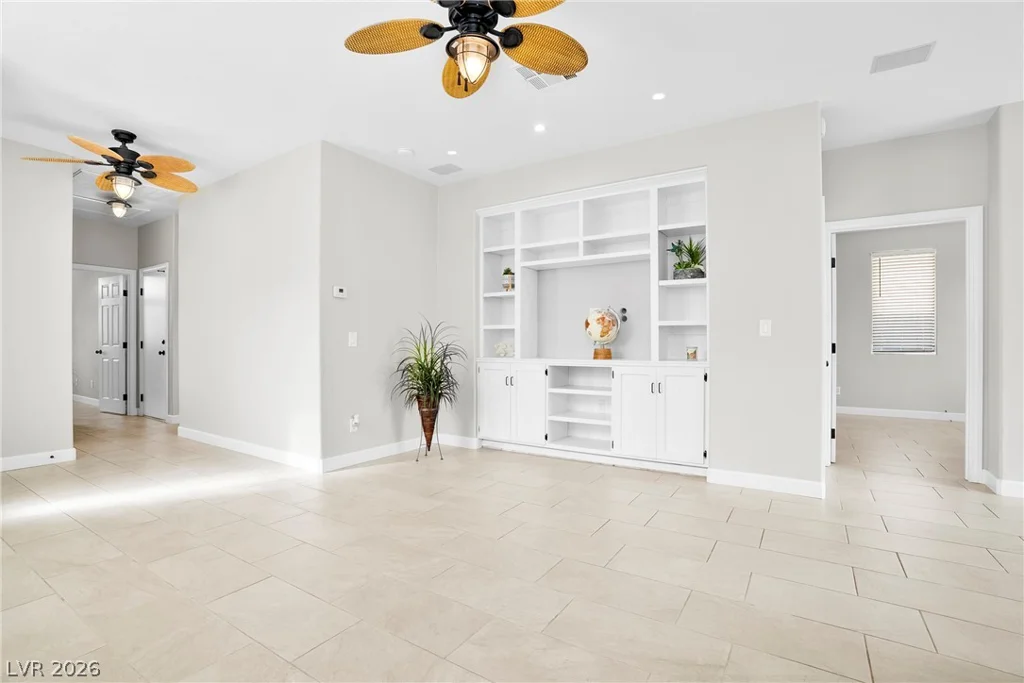 8824 Iron Hitch, Las Vegas, NV 89143
