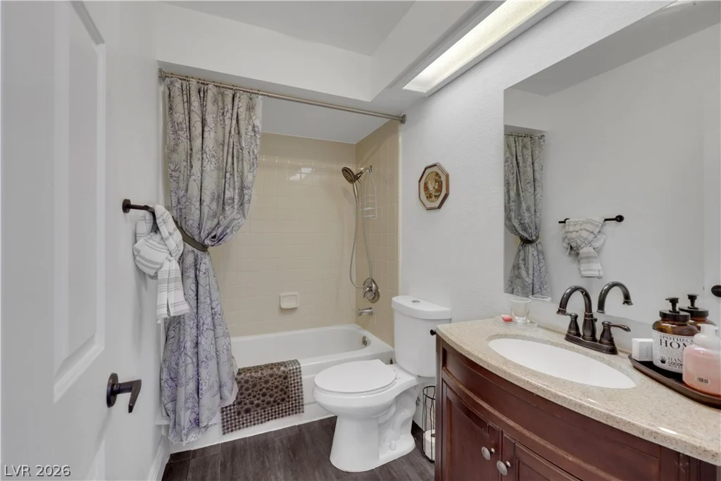 5553 Singing Hills, Las Vegas, NV 89130