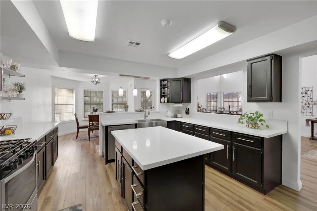 5553 Singing Hills, Las Vegas, NV 89130