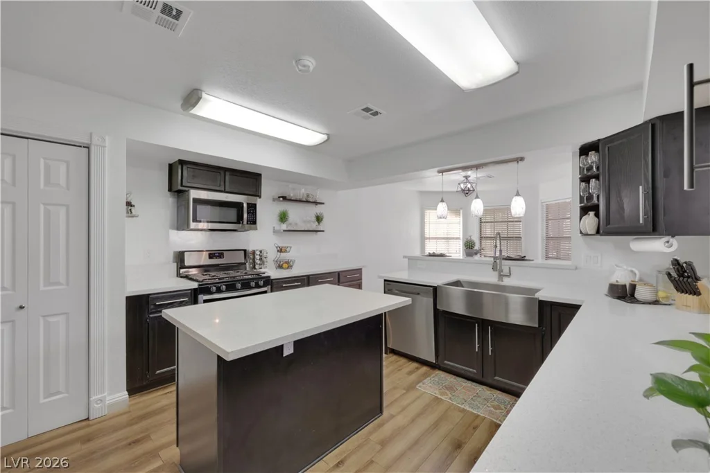 5553 Singing Hills, Las Vegas, NV 89130