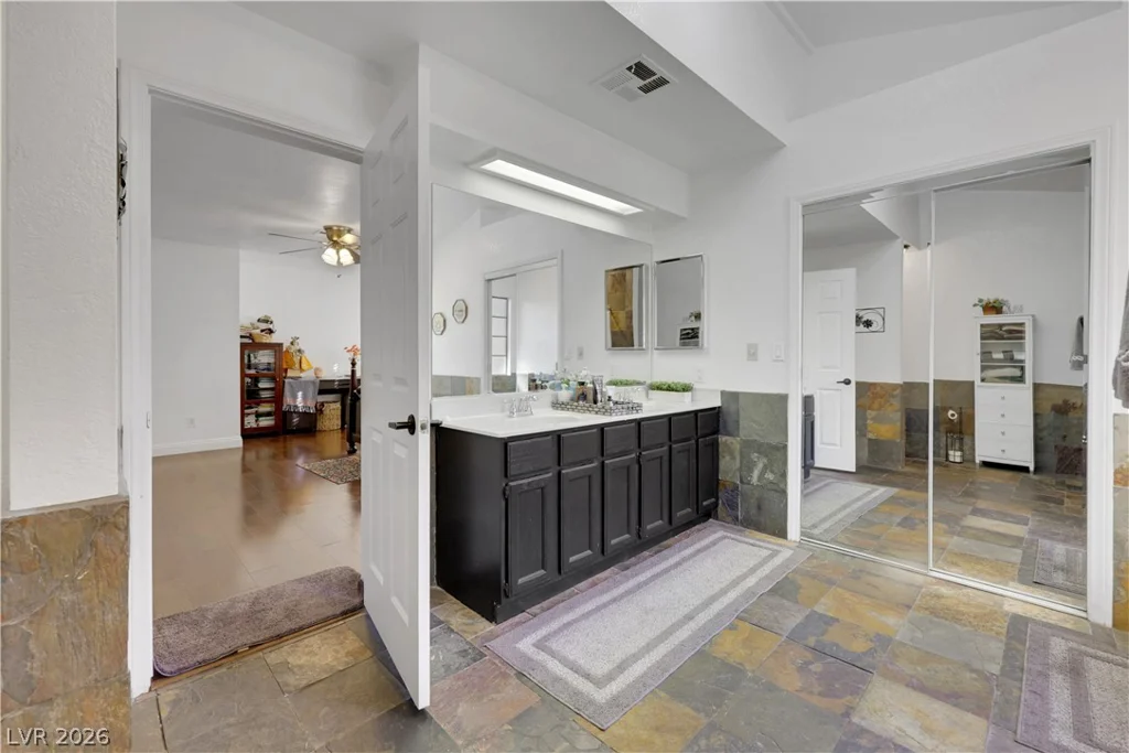5553 Singing Hills, Las Vegas, NV 89130