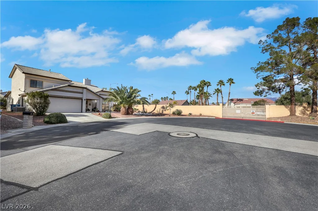5553 Singing Hills, Las Vegas, NV 89130