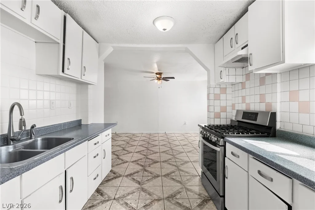 2217 Oakey, Las Vegas, NV 89104