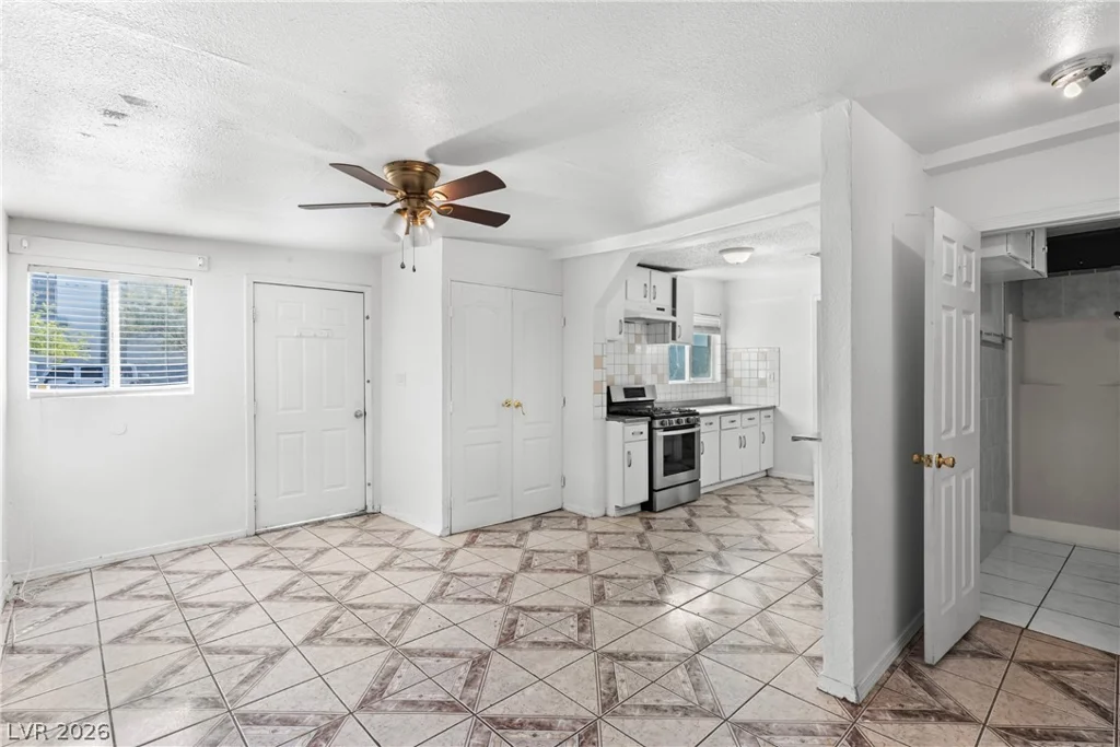 2217 Oakey, Las Vegas, NV 89104