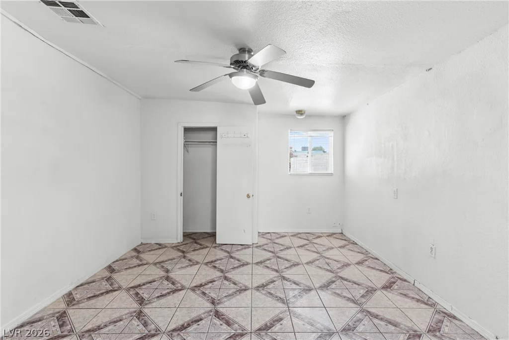 2217 Oakey, Las Vegas, NV 89104