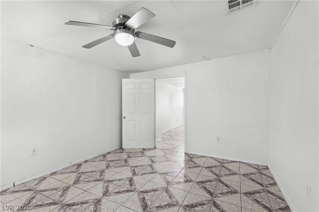 2217 Oakey, Las Vegas, NV 89104
