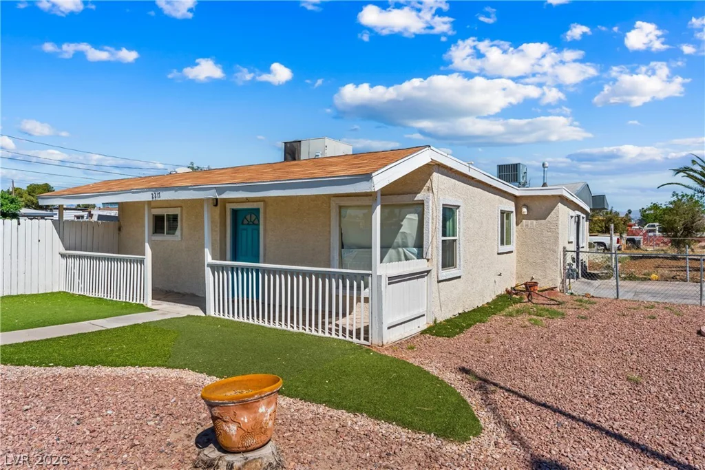 2217 Oakey, Las Vegas, NV 89104