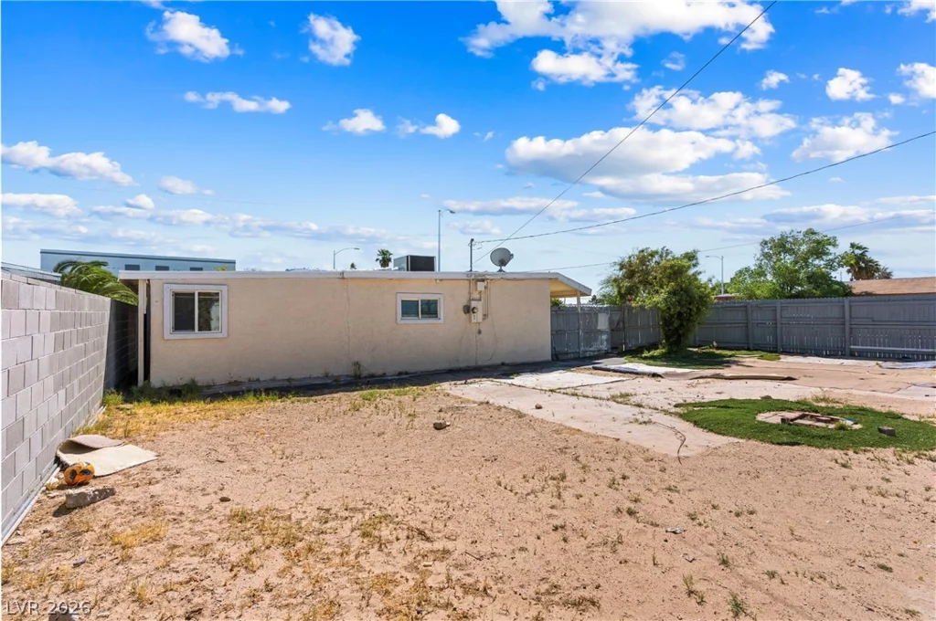 2217 Oakey, Las Vegas, NV 89104