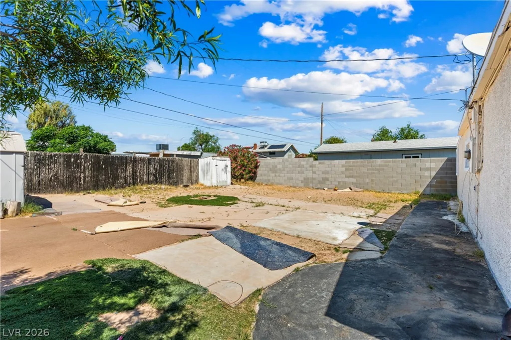 2217 Oakey, Las Vegas, NV 89104