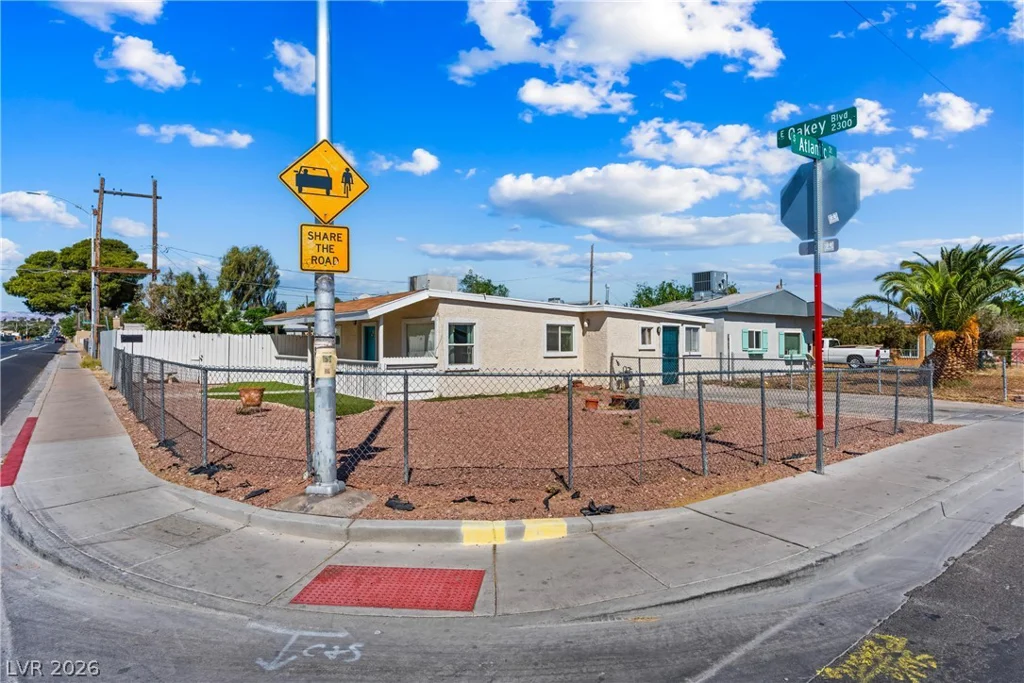 2217 Oakey, Las Vegas, NV 89104