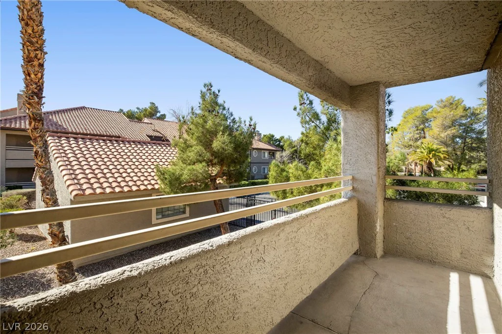 5002 Rainbow, Las Vegas, NV 89118