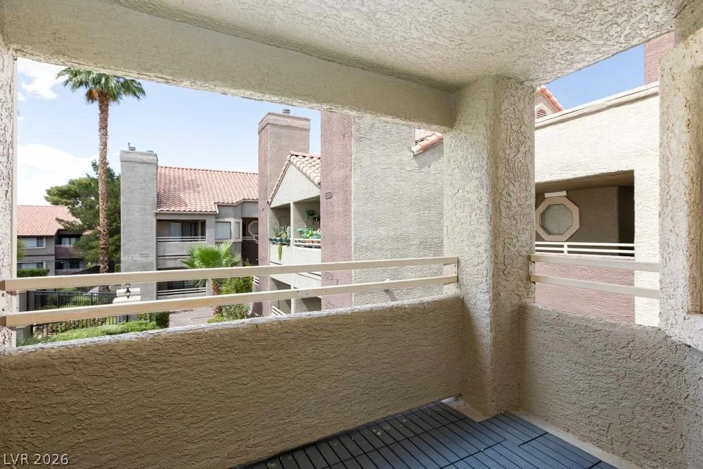 5002 Rainbow, Las Vegas, NV 89118