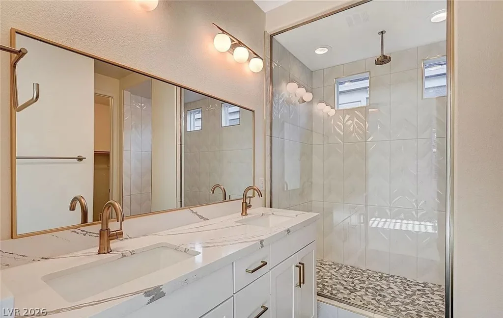 31 Castleton Tower, Henderson, NV 89011