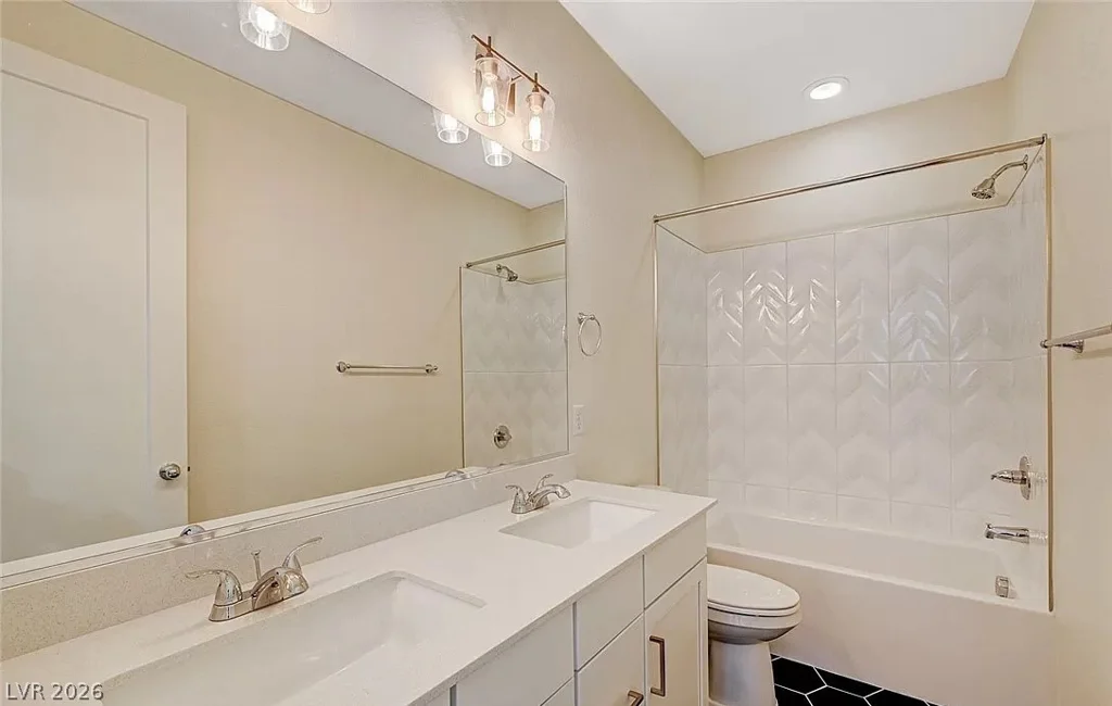 31 Castleton Tower, Henderson, NV 89011