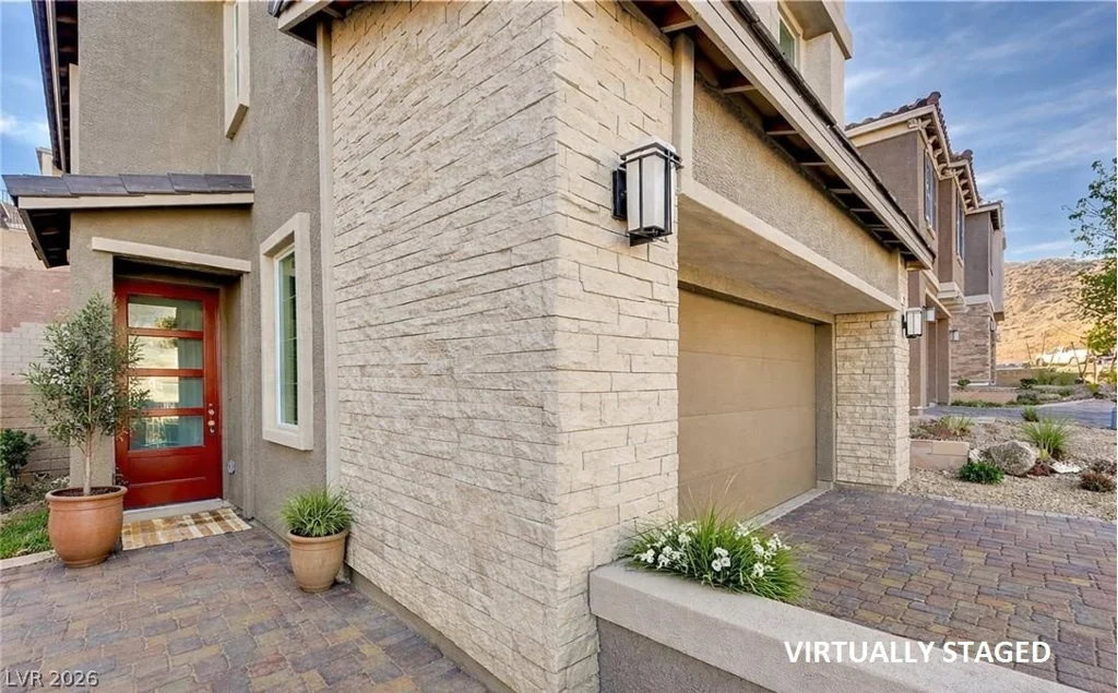 31 Castleton Tower, Henderson, NV 89011