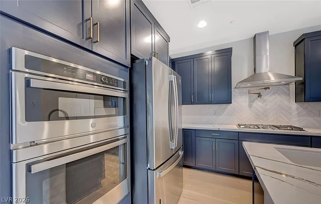 31 Castleton Tower, Henderson, NV 89011