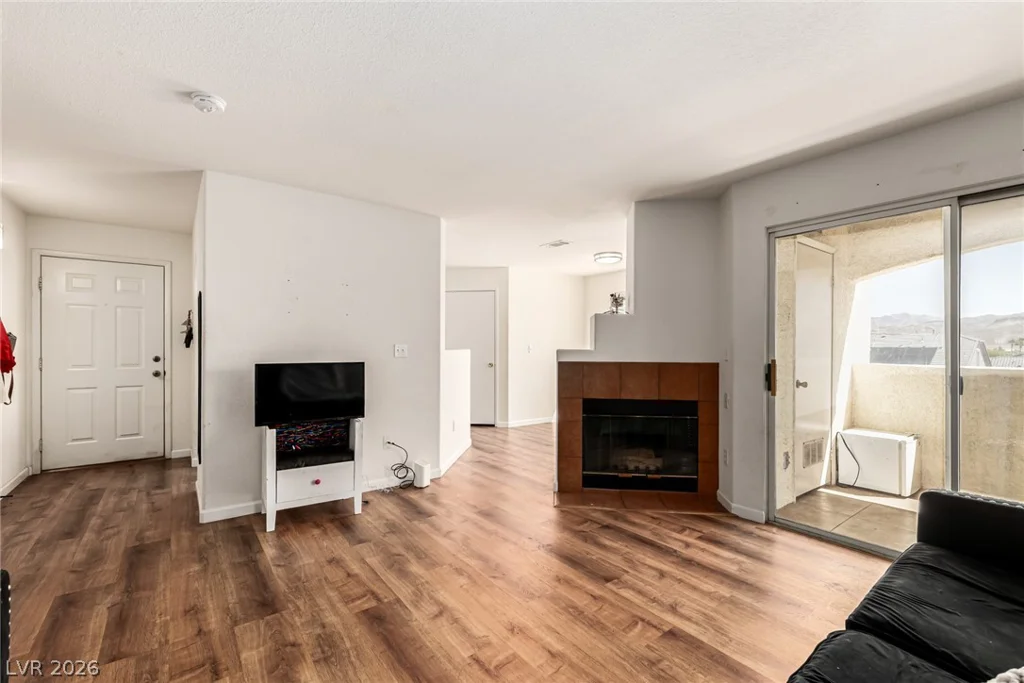 698 Racetrack, Henderson, NV 89015