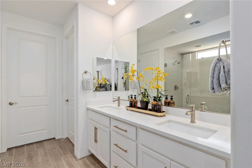25 RED CREEK BLUFF, Henderson, NV 89011