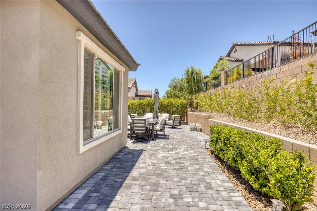 25 RED CREEK BLUFF, Henderson, NV 89011