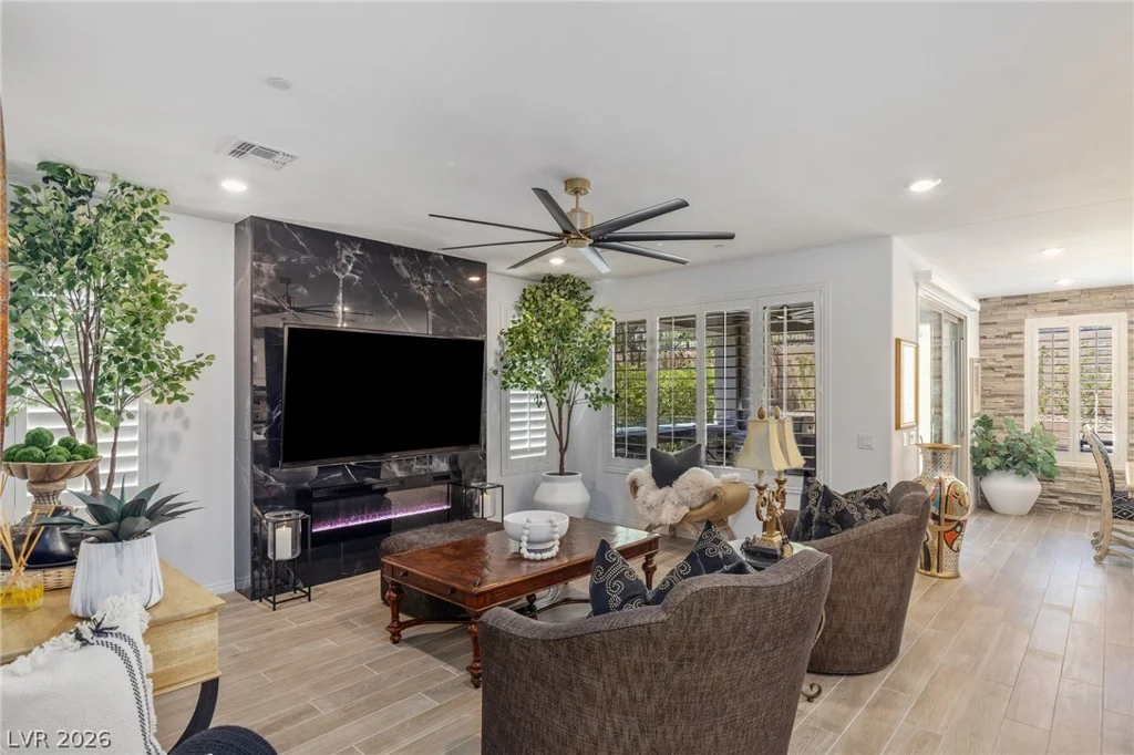 25 RED CREEK BLUFF, Henderson, NV 89011