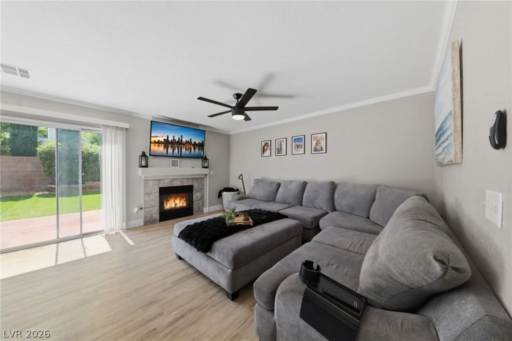 9825 Via Delores, Las Vegas, NV 89117