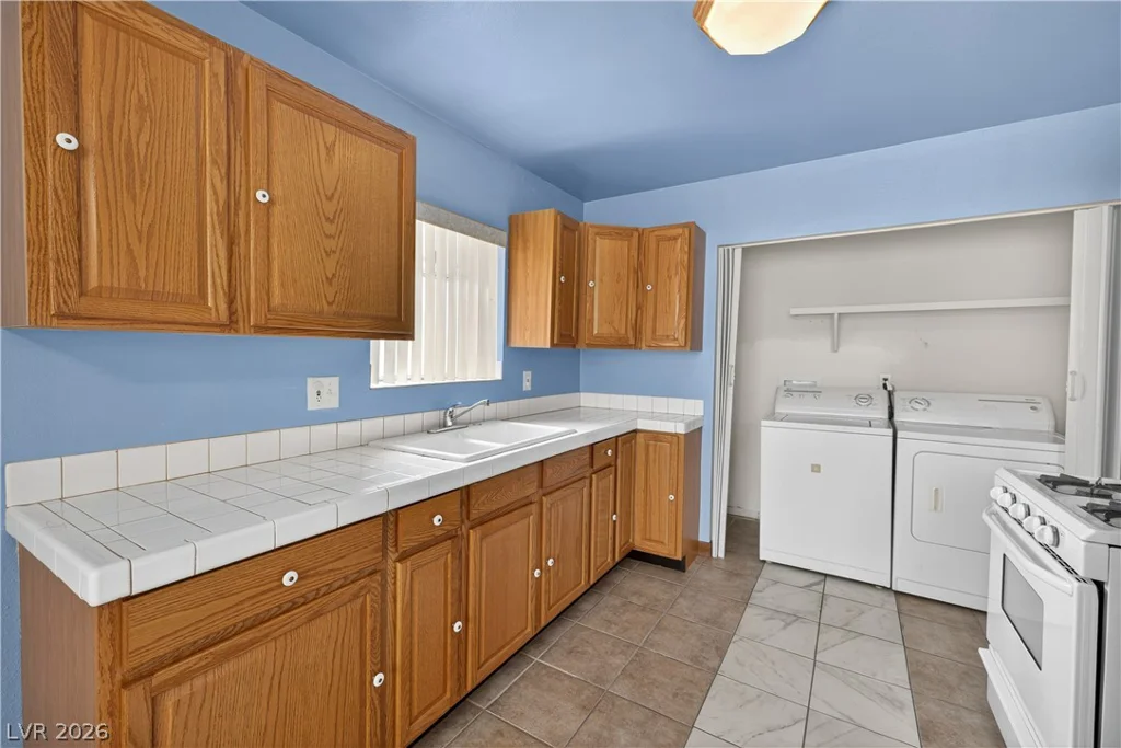 1717 Cartier, North Las Vegas, NV 89032