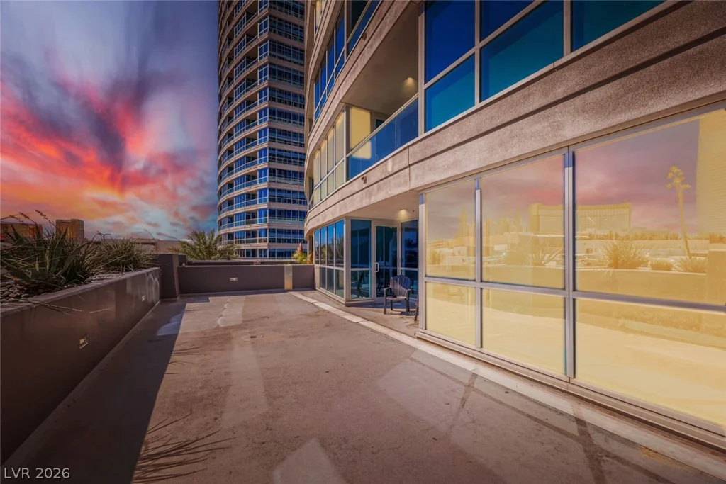 4525 Dean Martin, Las Vegas, NV 89103