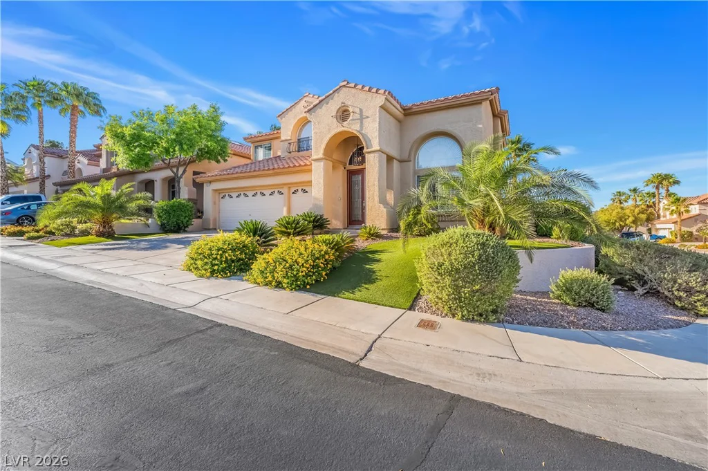 10220 Glen Ora, Las Vegas, NV 89134