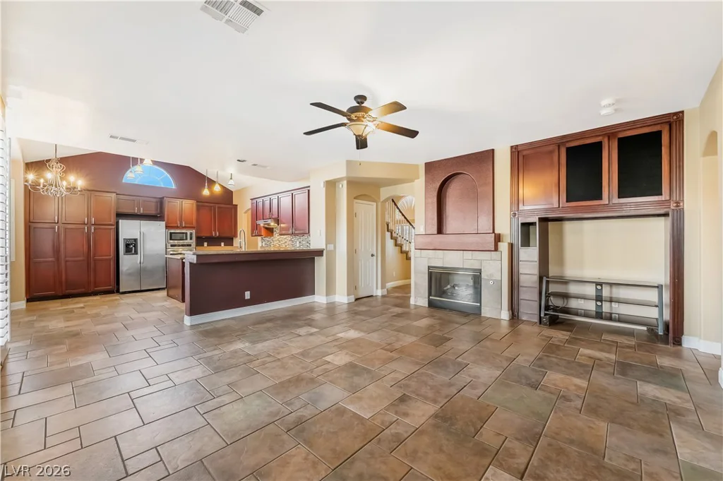 10220 Glen Ora, Las Vegas, NV 89134