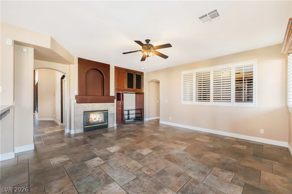 10220 Glen Ora, Las Vegas, NV 89134
