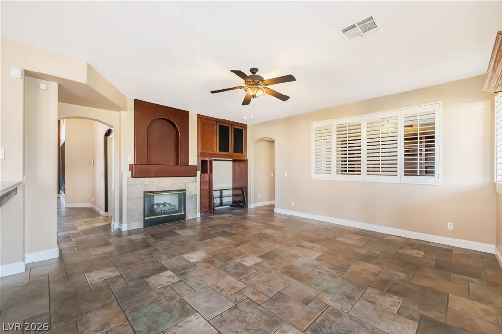 10220 Glen Ora, Las Vegas, NV 89134