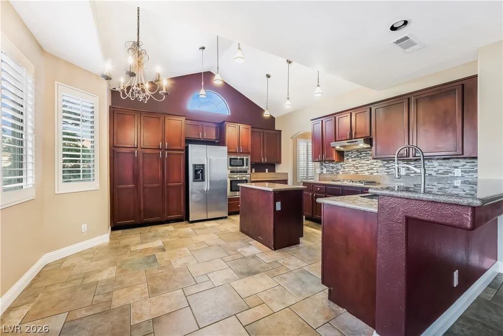 10220 Glen Ora, Las Vegas, NV 89134